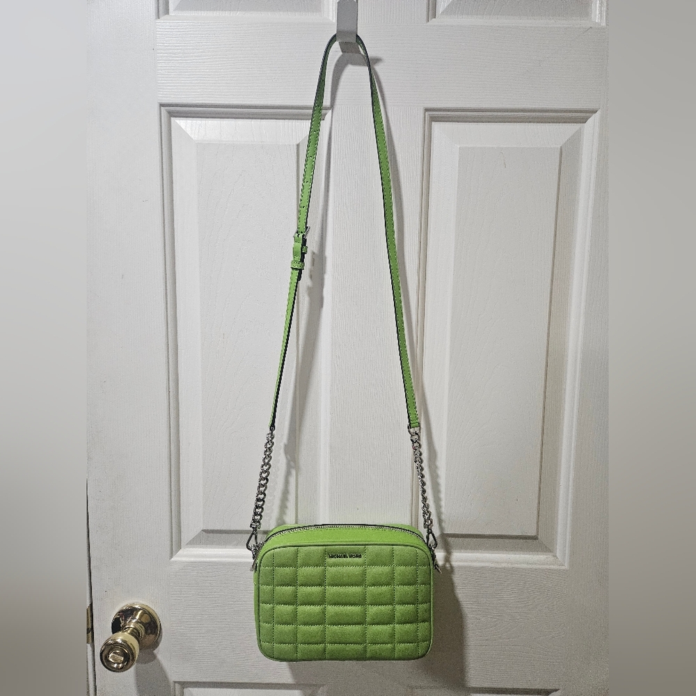 Michael Kors Quilted Crossbody Camera Bag **PEAR** - Picture 10 of 11